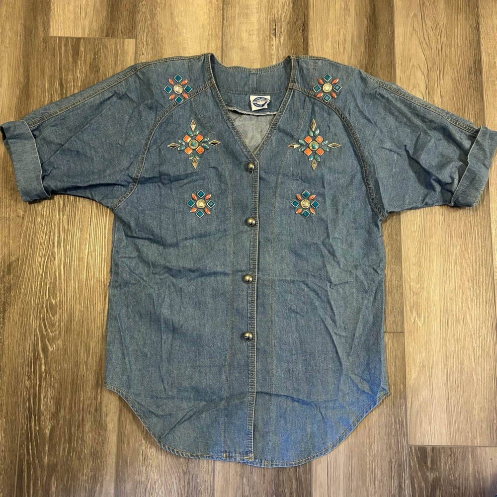 💎Bingo! Bingo!💎Vintage Jeweled Denim Button-Up Shirt